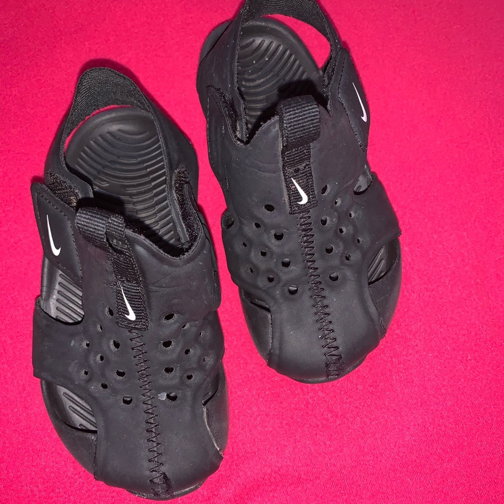 Nike toddler sandals size 7